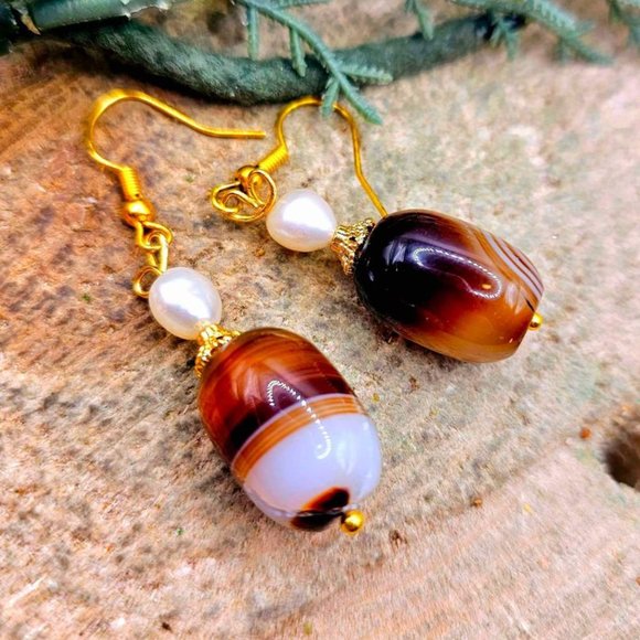 Nature Banded Agate & Pearl Dangle Earring - Picture 7 of 10